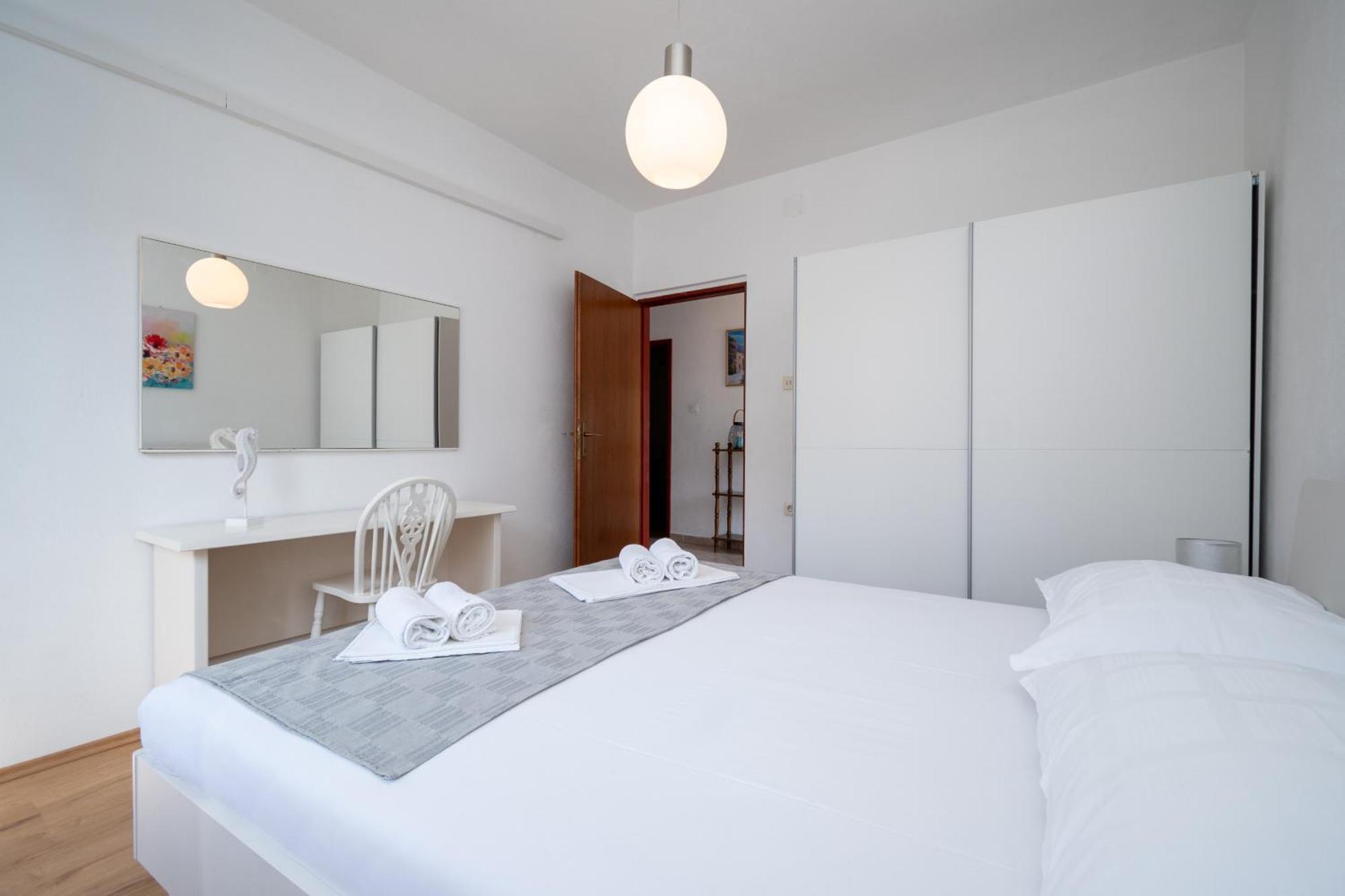 Apartments With A Parking Space Pag - 15765 Pag Town Room photo